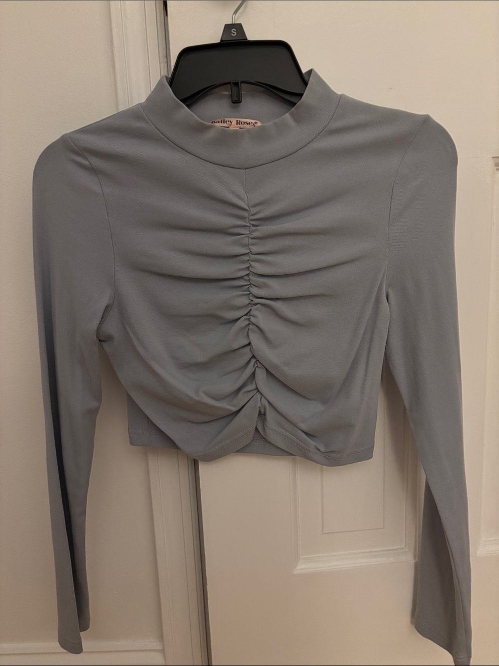 NWOT Bailey Rose Ruched Long-Sleeve Crop Top